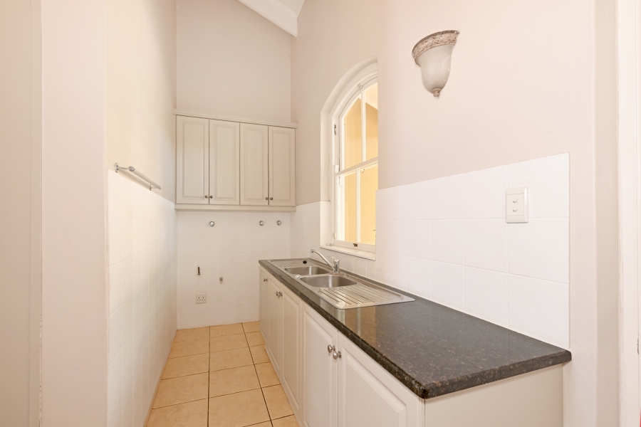 To Let 4 Bedroom Property for Rent in Constantia Western Cape